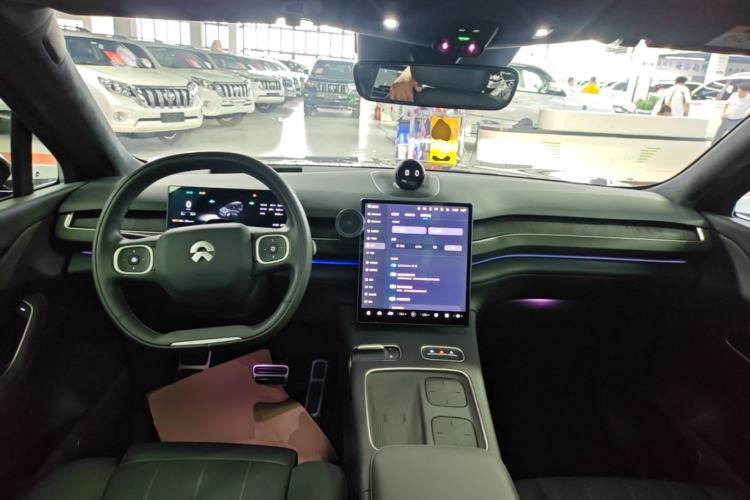 Used Nio ES8 2023 100kWh Signature Edition Center Console