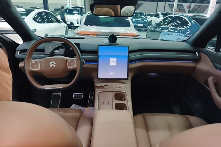 Used Nio ES8 2023 100kWh Center Console