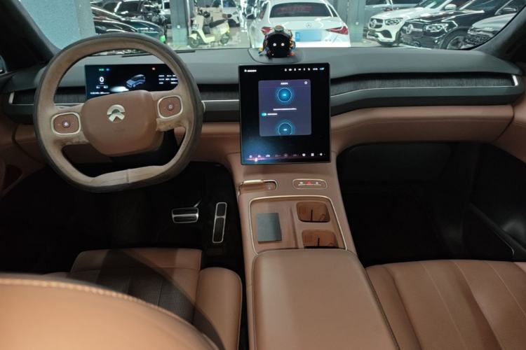Used Nio ES8 2023 75 kWh Executive Edition Center Console
