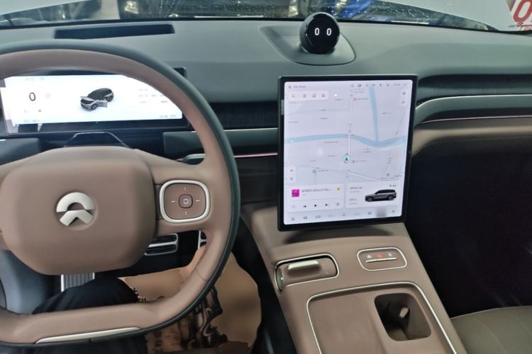 Used Nio ES8 2023 100kWh Signature Edition Center Console