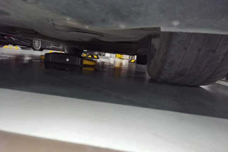 Used Nio ES8 2023 75 kWh Executive Edition Chassis Front Left