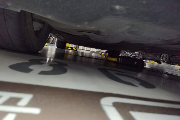 Used Nio ES8 2023 75 kWh Executive Edition Chassis Front Right