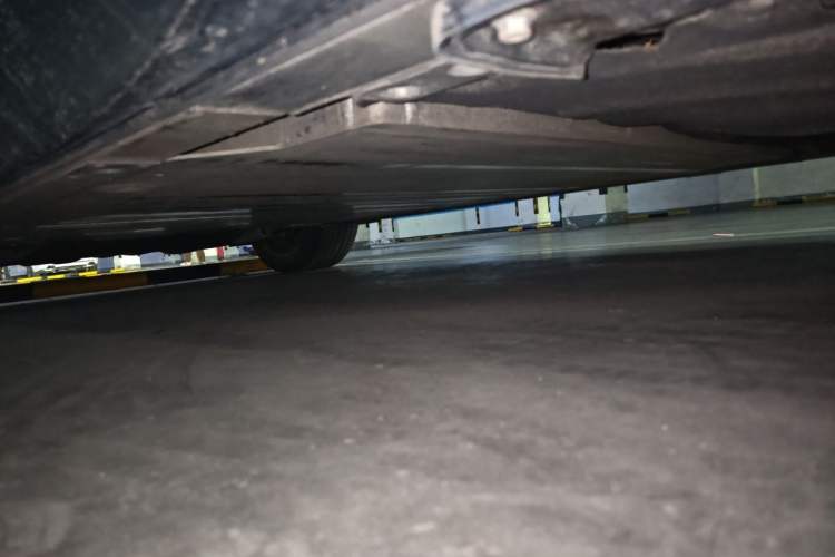 Used Nio ES8 2023 75 kWh Executive Edition Chassis Rear Left