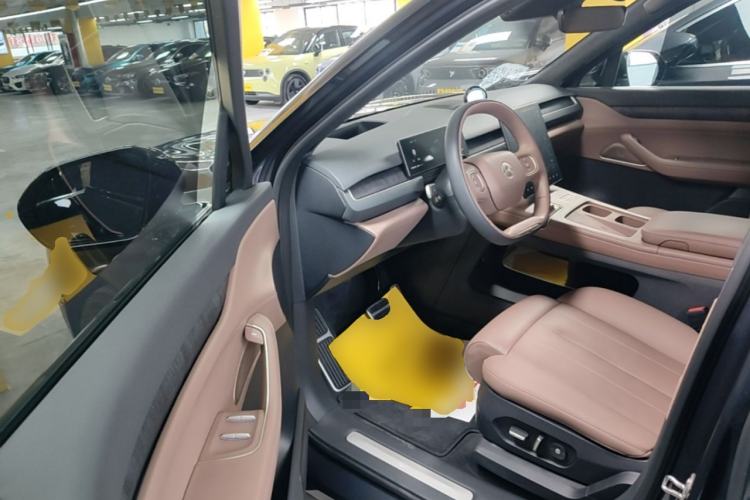 Used Nio ES8 2023 75 kWh Driver Seat