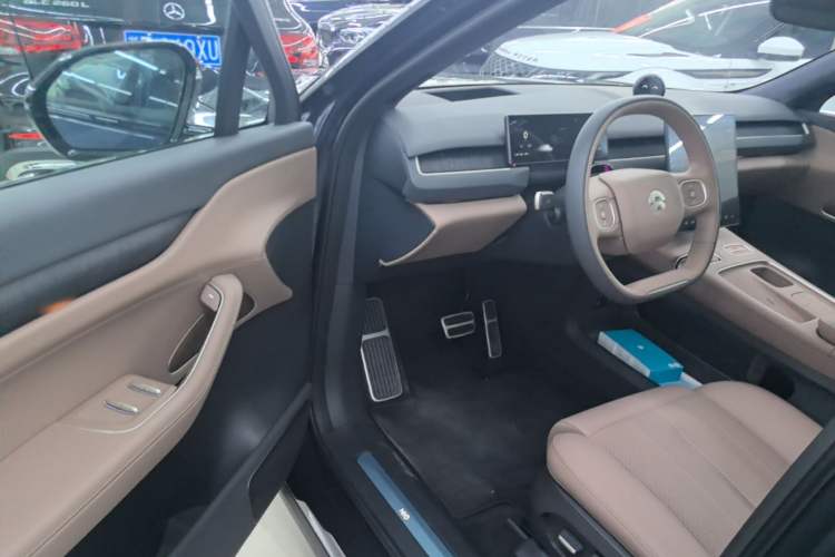 Used Nio ES8 2023 75 kWh Driver Seat
