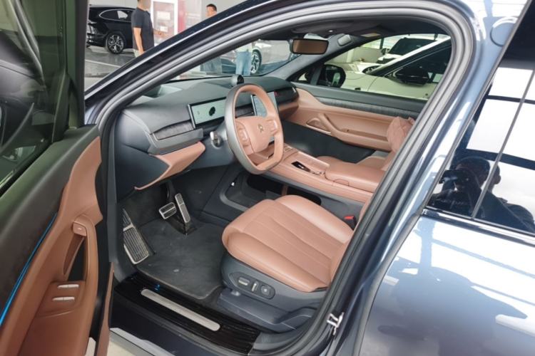 Used Nio ES8 2023 75 kWh Executive Edition Driver Seat