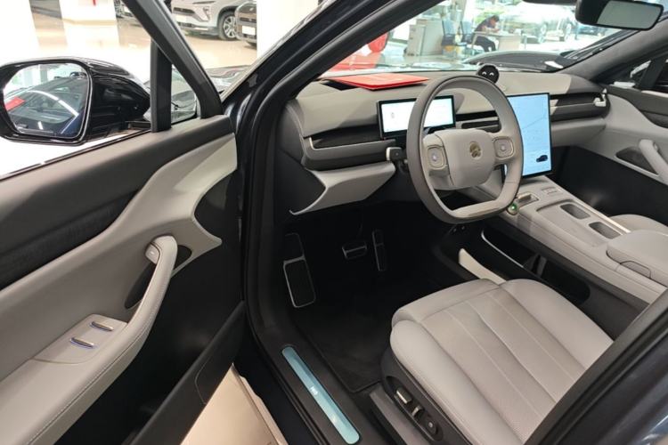 Used Nio ES8 2023 75 kWh Driver Seat