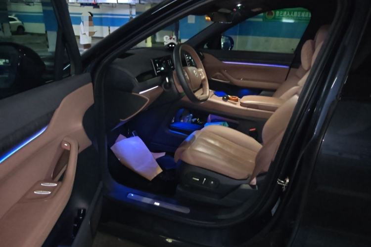 Used Nio ES8 2023 75 kWh Executive Edition Driver Seat