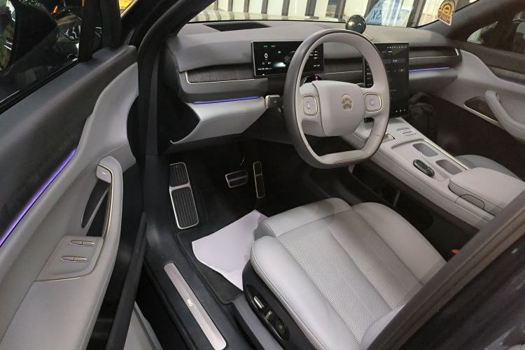 Used Nio ES8 2023 75 kWh Driver Seat