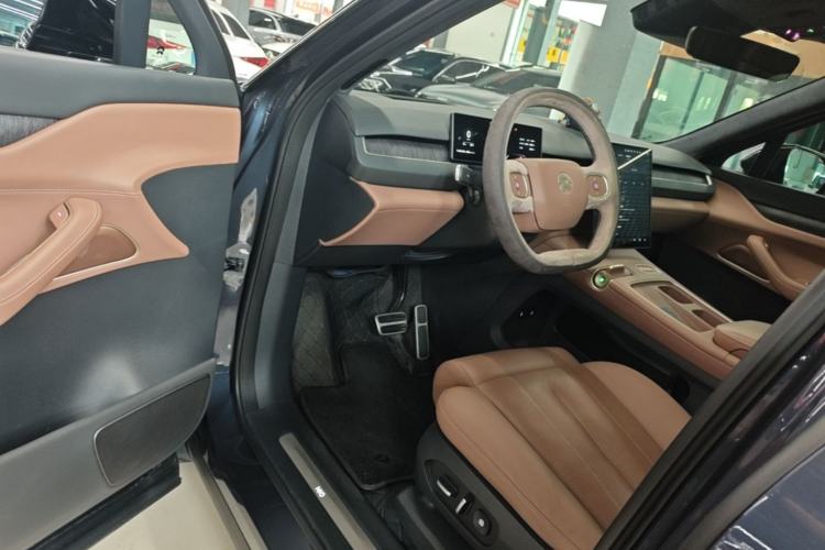 Used Nio ES8 2023 75 kWh Executive Edition Driver Seat