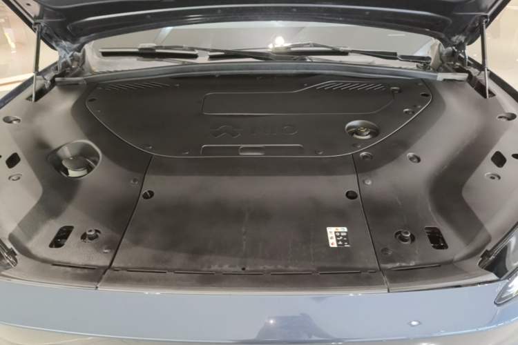 Used Nio ES8 2023 75 kWh Executive Edition Engine Bay