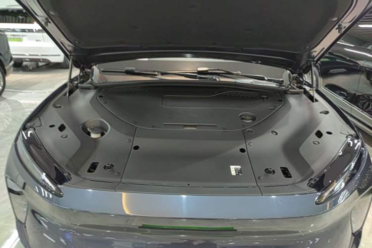 Used Nio ES8 2023 75 kWh Executive Edition Engine Bay