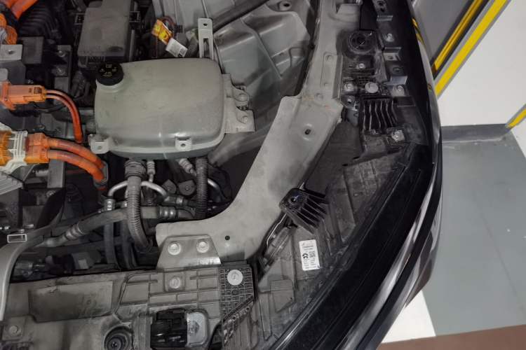 Used Nio ES8 2023 75 kWh Executive Edition Engine Bay Left