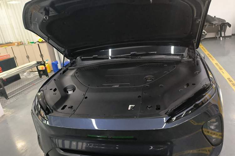 Used Nio ES8 2023 75 kWh Engine Bay
