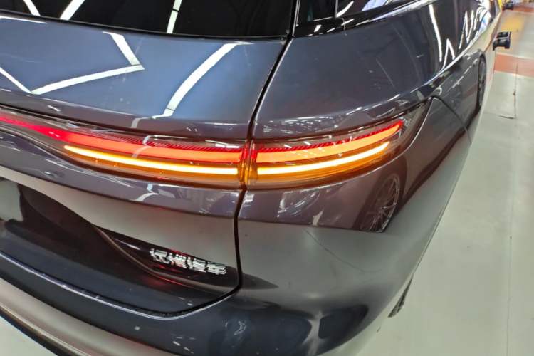 Used Nio ES8 2023 100kWh Signature Edition Exterior 3