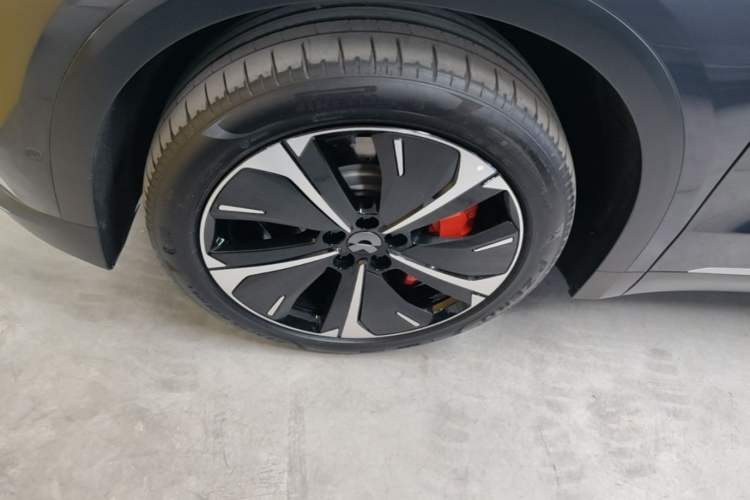 Used Nio ES8 2023 75 kWh Exterior 4