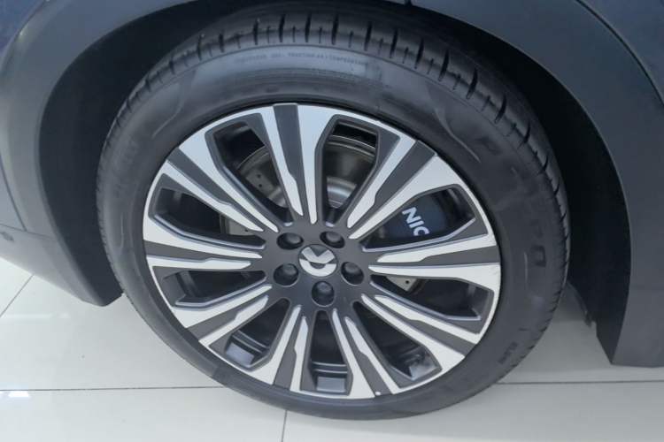 Used Nio ES8 2023 75 kWh Exterior 5