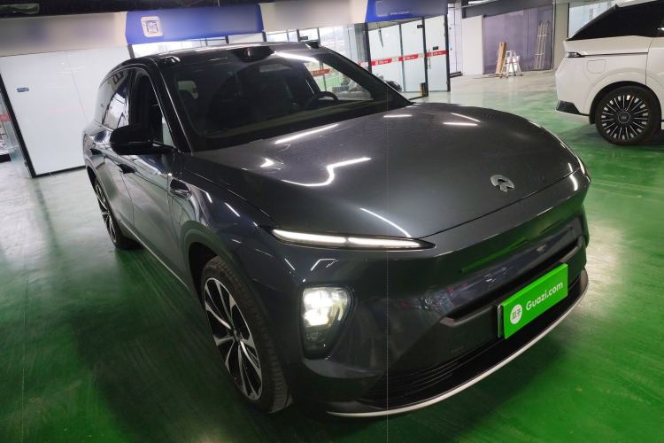 Used Nio ES8 2023 100kWh Signature Edition Front Right 45 Deg