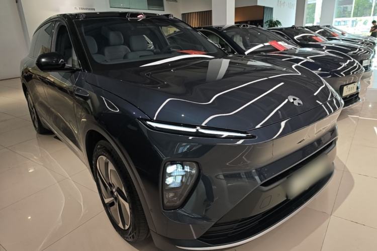 Used Nio ES8 2023 75 kWh Front Right 45 Deg