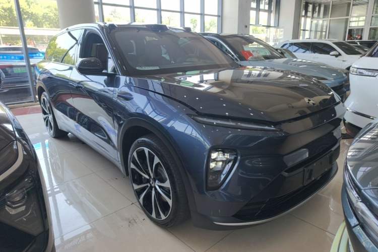 Used Nio ES8 2023 75 kWh Front Right 45 Deg