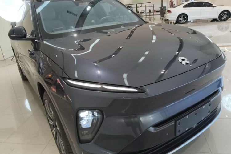 Used Nio ES8 2023 75 kWh Executive Edition Front Right 45 Deg