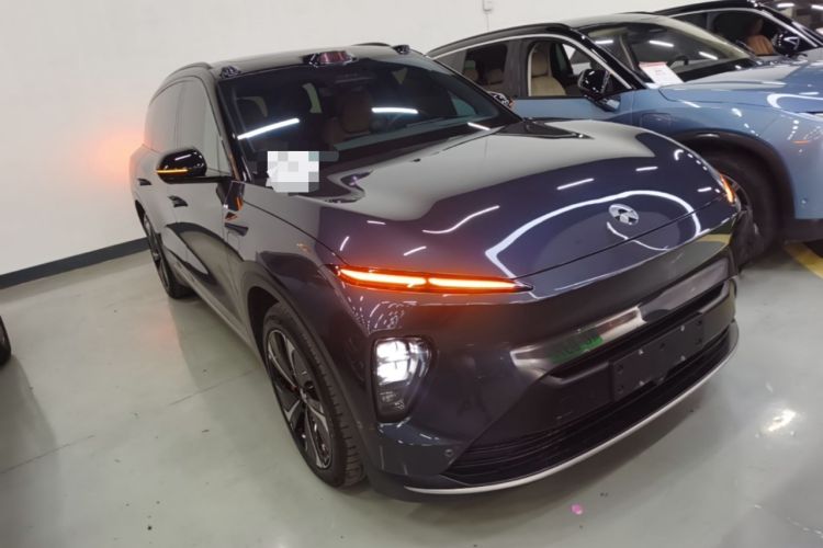 Used Nio ES8 2023 100kWh Front Right 45 Deg