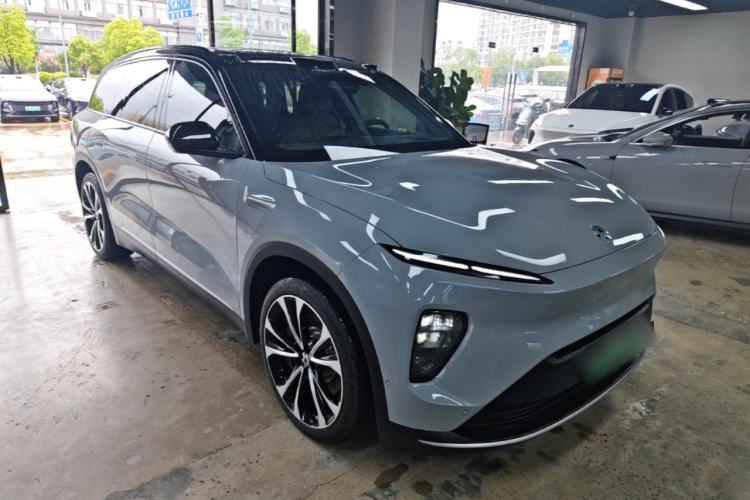 Used Nio ES8 2023 100kWh Signature Edition Front Right 45 Deg