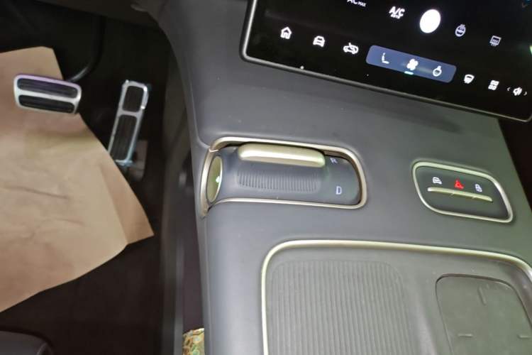 Used Nio ES8 2023 100kWh Signature Edition Gear Lever