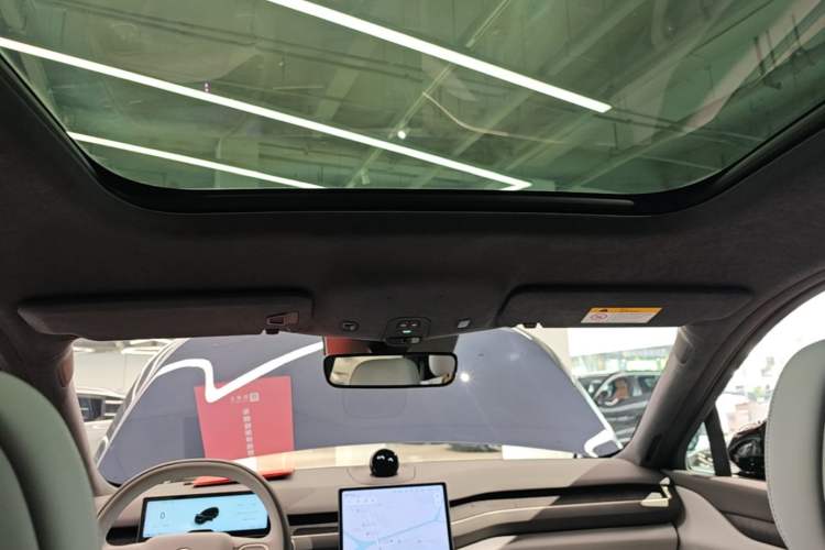 Used Nio ES8 2023 75 kWh Headliner