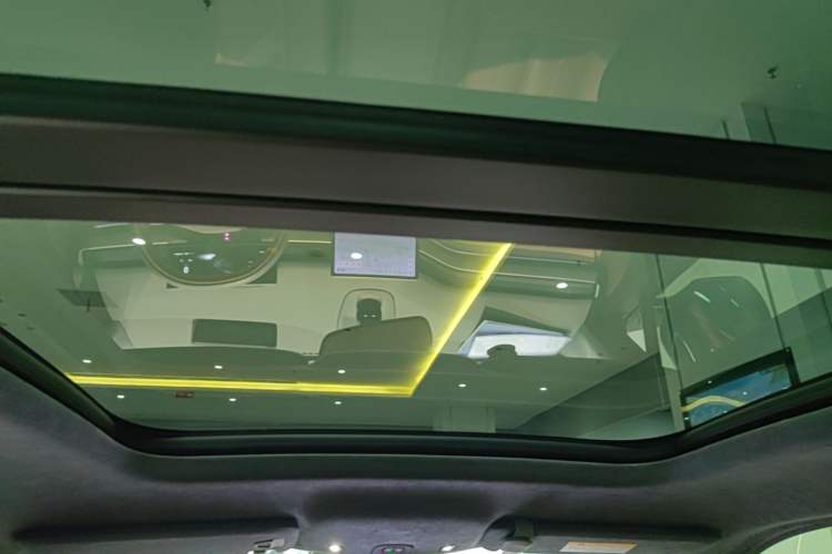 Used Nio ES8 2023 75 kWh Executive Edition Headliner
