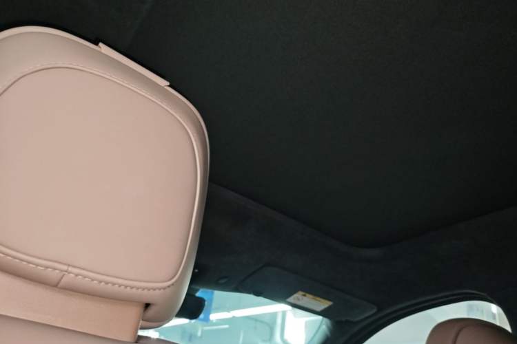 Used Nio ES8 2023 75 kWh Headliner