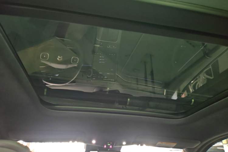 Used Nio ES8 2023 100kWh Signature Edition Headliner