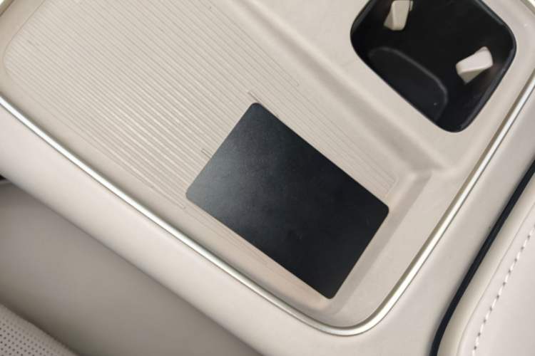 Used Nio ES8 2023 75 kWh Interior 1