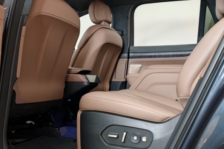 Used Nio ES8 2023 75 kWh Executive Edition Interior 3