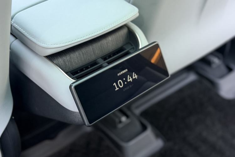 Used Nio ES8 2023 75 kWh Executive Edition Interior 3