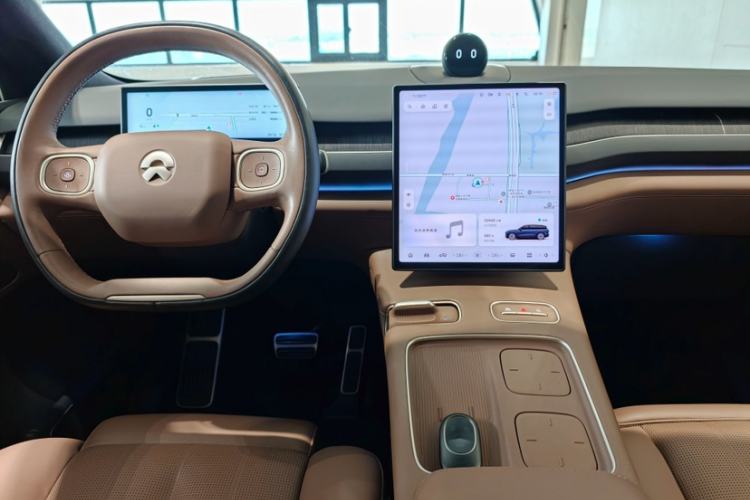 Used Nio ES8 2023 75 kWh Executive Edition Interior 4