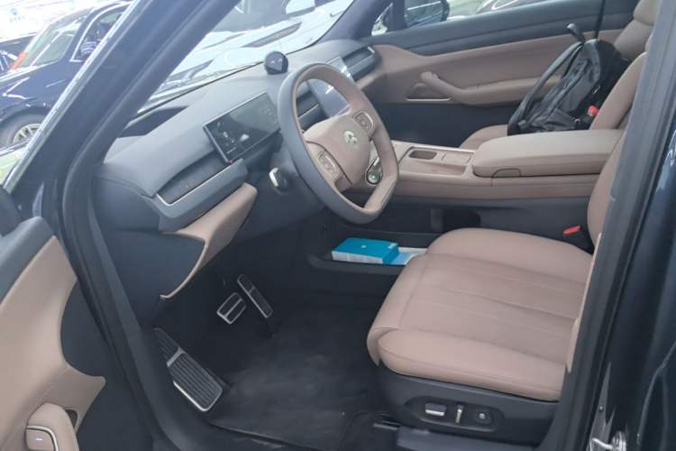 Used Nio ES8 2023 75 kWh Left Front Seat