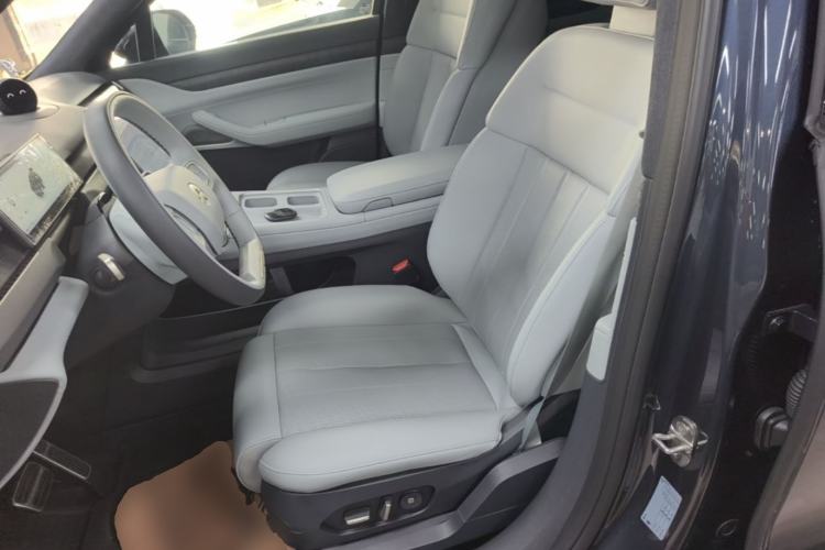 Used Nio ES8 2023 75 kWh Executive Edition Left Front Seat
