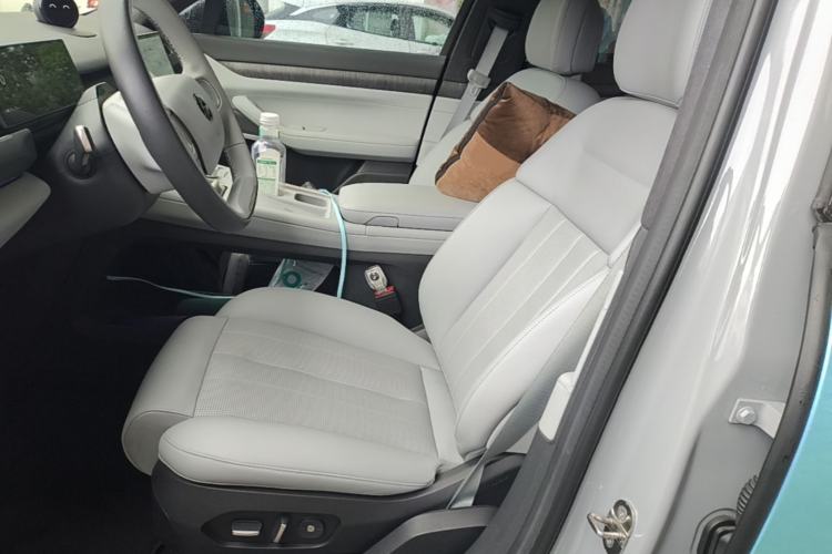 Used Nio ES8 2023 75 kWh Left Front Seat