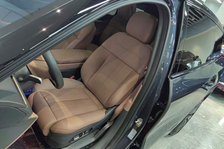 Used Nio ES8 2023 75 kWh Executive Edition Left Front Seat