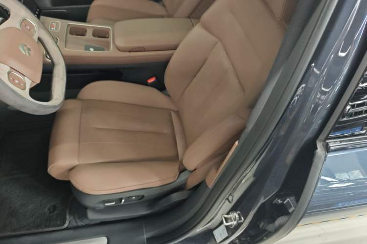 Used Nio ES8 2023 75 kWh Executive Edition Left Front Seat
