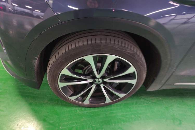 Used Nio ES8 2023 100kWh Signature Edition Left Front Wheel Hub