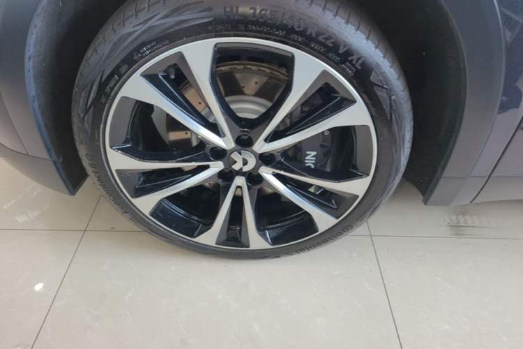 Used Nio ES8 2023 75 kWh Left Front Wheel Hub