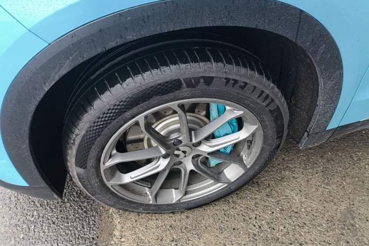 Used Nio ES8 2023 75 kWh Left Front Wheel Hub