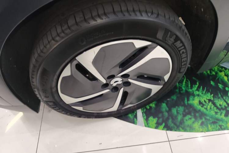 Used Nio ES8 2023 75 kWh Left Front Wheel Hub