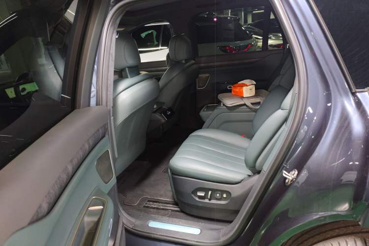 Used Nio ES8 2023 100kWh Signature Edition Left Rear Seat