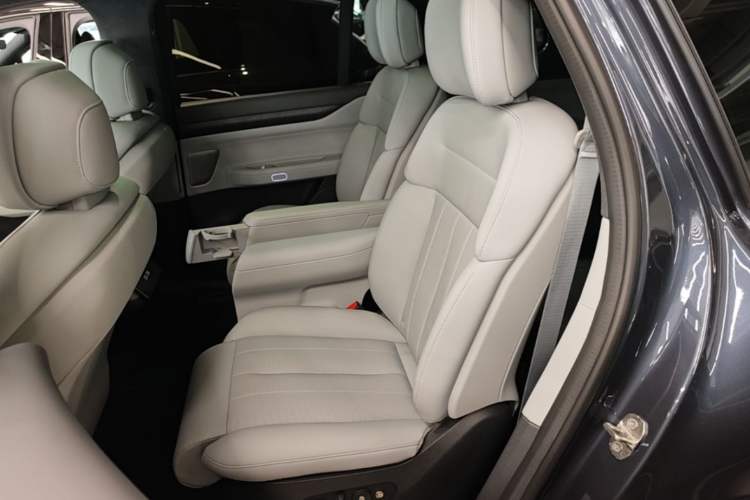 Used Nio ES8 2023 75 kWh Left Rear Seat