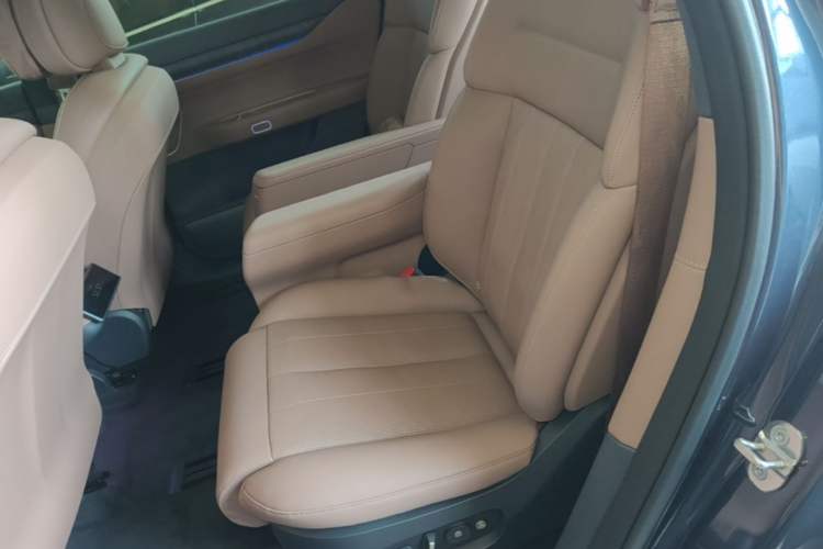 Used Nio ES8 2023 75 kWh Left Rear Seat
