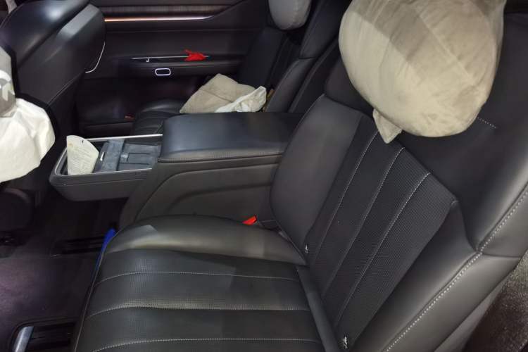 Used Nio ES8 2023 75 kWh Executive Edition Left Rear Seat