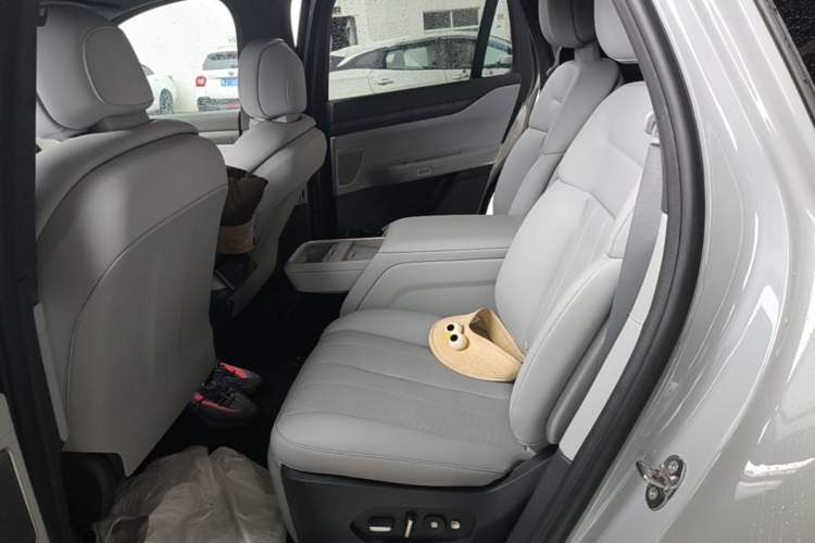 Used Nio ES8 2023 75 kWh Left Rear Seat